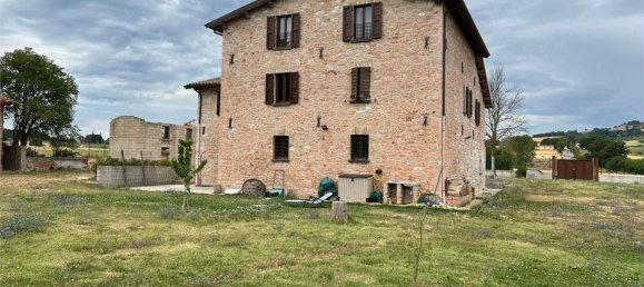 14غرفة منزل في Gualdo Tadino, Italy رقم 69443 33