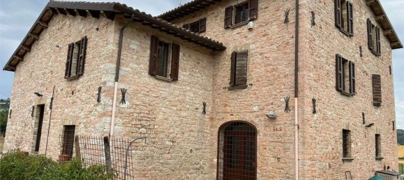 14غرفة منزل في Gualdo Tadino, Italy رقم 69443 30