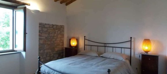 14غرفة منزل في Gualdo Tadino, Italy رقم 69443 50