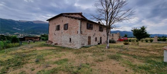 14غرفة منزل في Gualdo Tadino, Italy رقم 69443 26