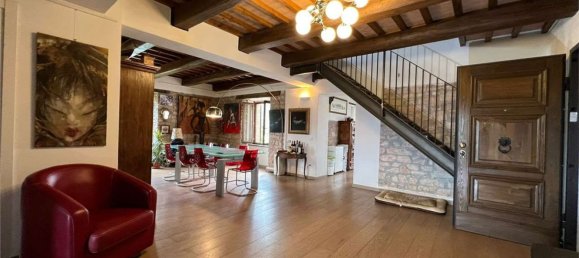 14غرفة منزل في Gualdo Tadino, Italy رقم 69443 45