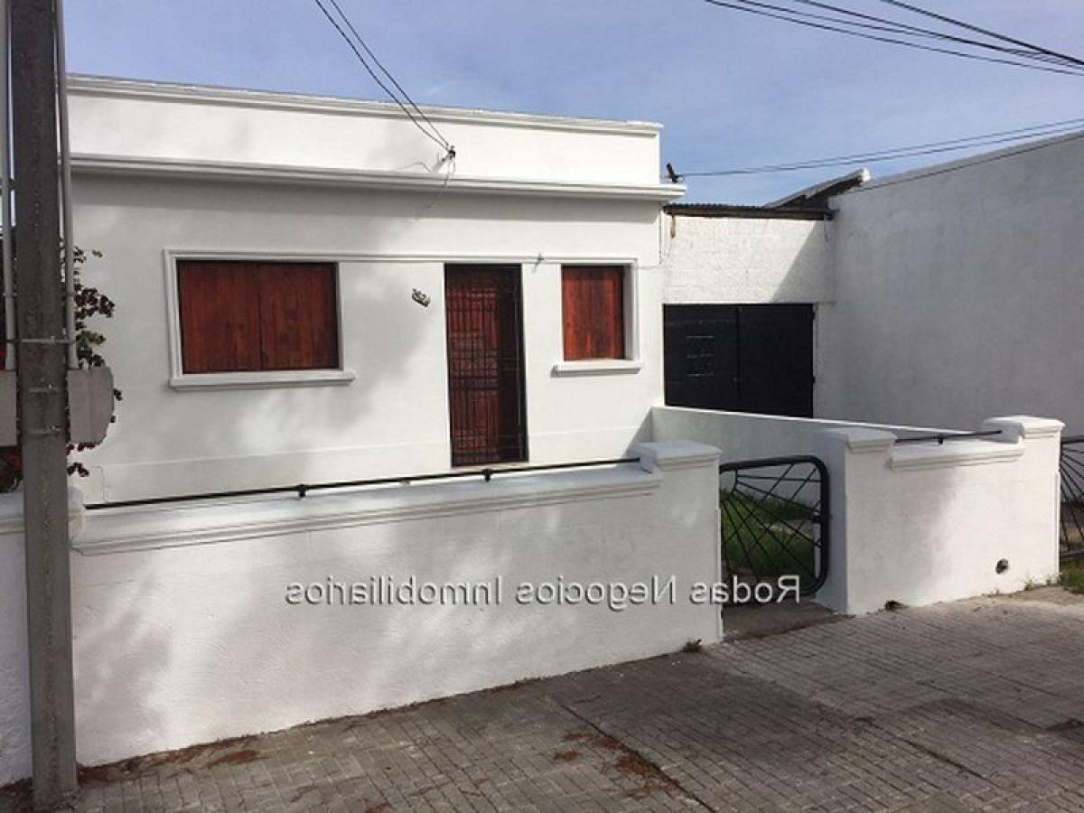 2 bedrooms House in Montevideo, Uruguay No. 5567