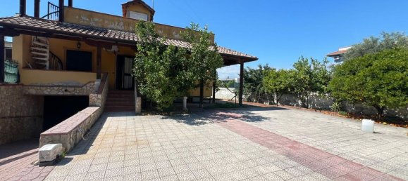 4 bedrooms Villa in Giugliano in Campania, Italy No. 334771 15