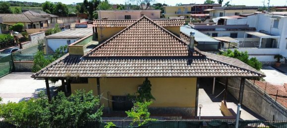 4 bedrooms Villa in Giugliano in Campania, Italy No. 334771 4