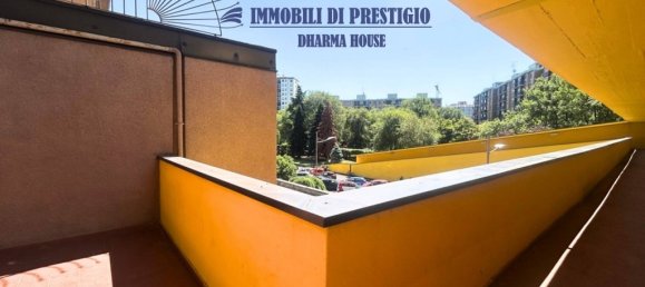 2 bedrooms Apartment in Milan, Italy No. 267479 7