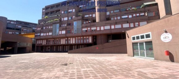 2 bedrooms Apartment in Milan, Italy No. 267479 27