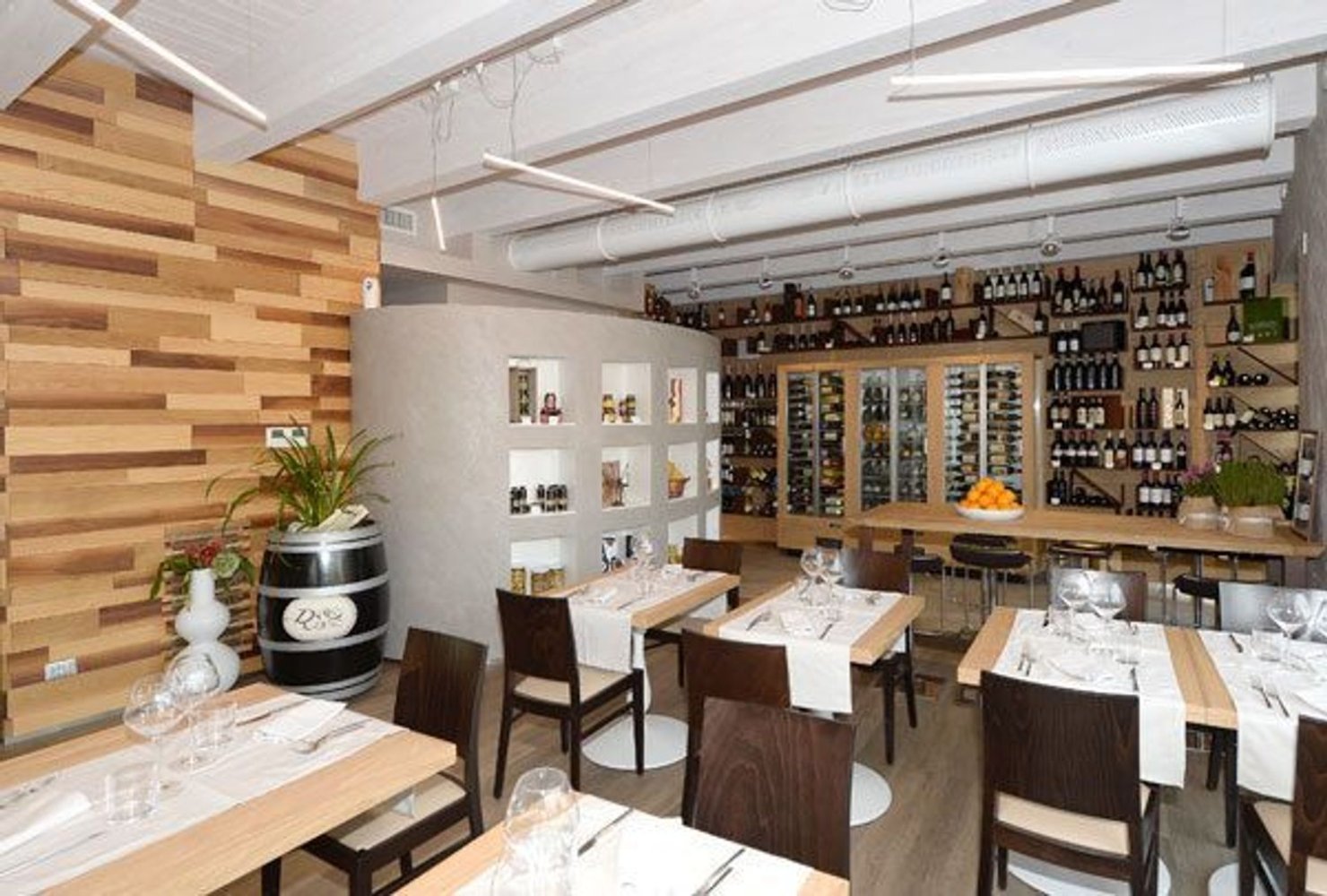 5-Zimmer Gewerbliche Immobilie in Lucca, Italy, Nr. 211540