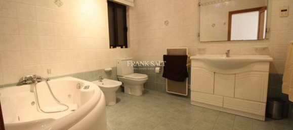 3 bedrooms Apartment in Sliema, Malta No. 6896 12