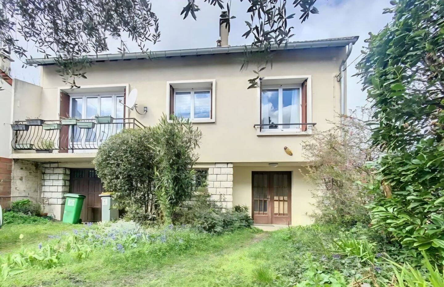 6 bedrooms House in Clichy-sous-Bois, France No. 333676