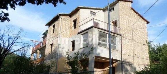 5-Zimmer Gewerbliche Immobilie in Perugia, Italy, Nr. 271548 4