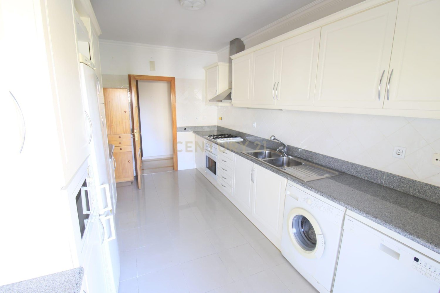 3 bedrooms Apartment in Oeiras, Portugal No. 192432