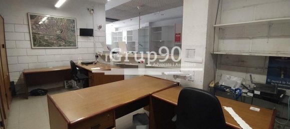 141m² Commercial property in Lleida, Spain No. 106936 17
