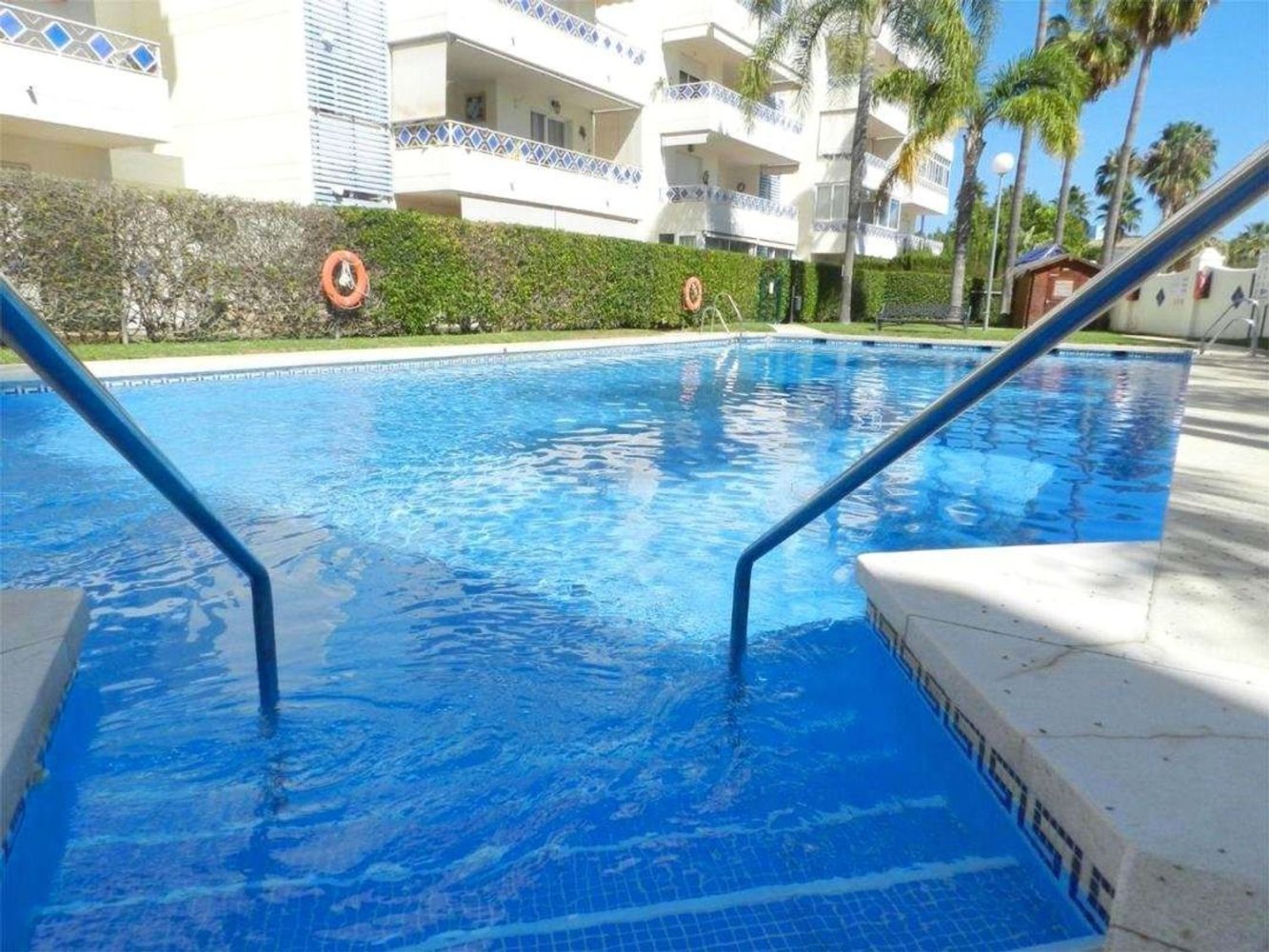 Apartamento de 2 dormitorios en Marbella, Spain No. 147424