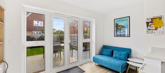 4 bedrooms House in Horley, United Kingdom No. 1001 27