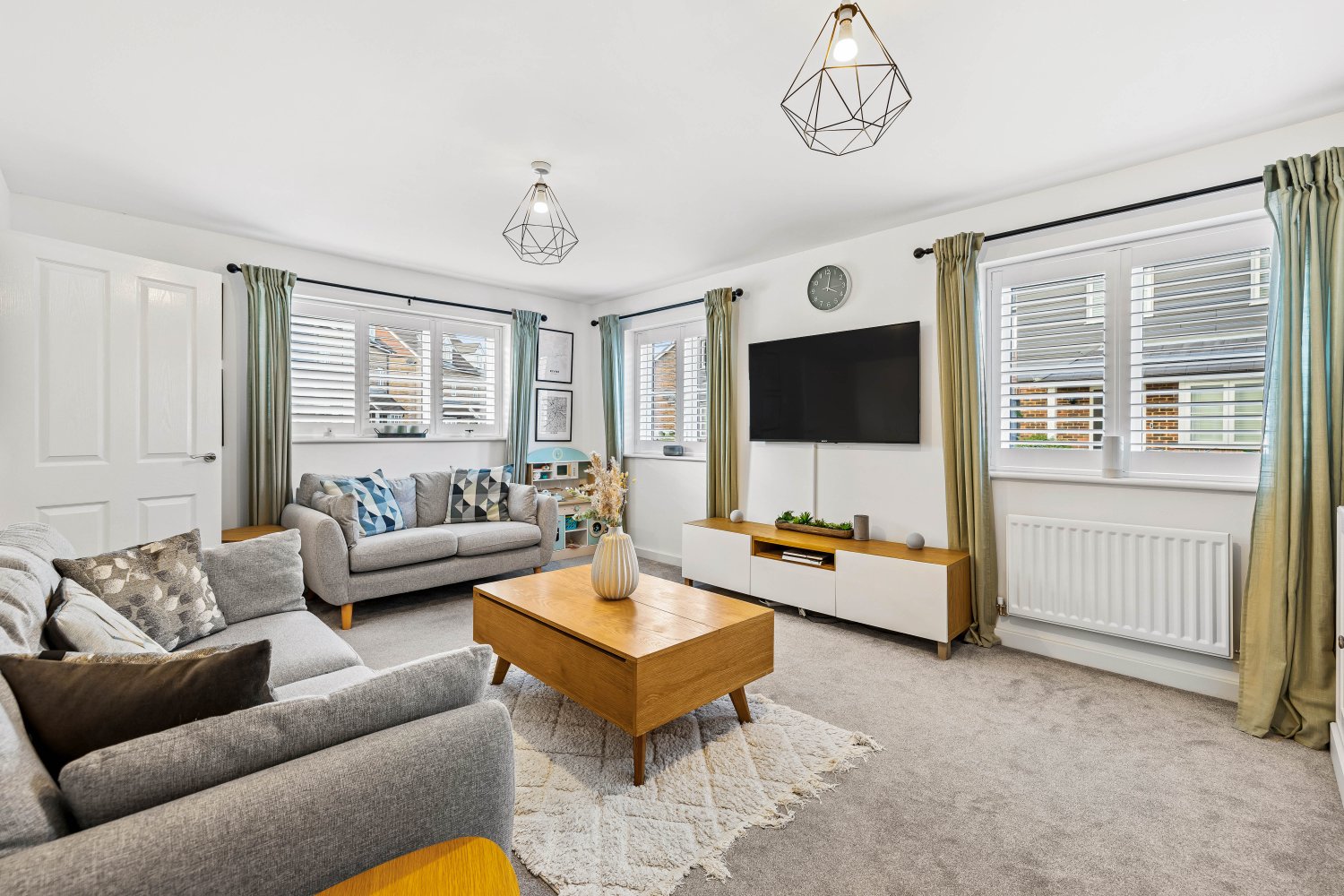 4 bedrooms House in Horley, United Kingdom No. 1001