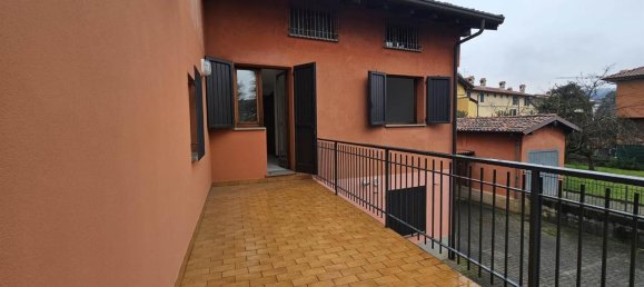 3غرفة شقة في Bergamo, Italy رقم 30590 2