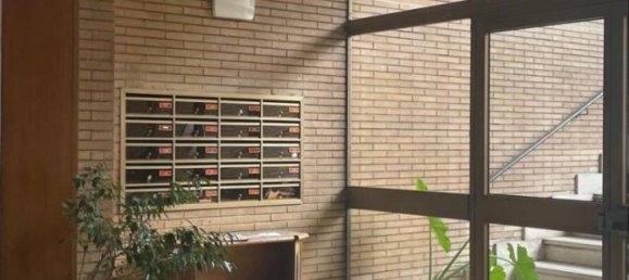 2 rooms Apartment in Rome, Italy No. 26773 3