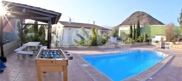 4 bedrooms Villa in La Parque Reina, Spain No. 13866 2