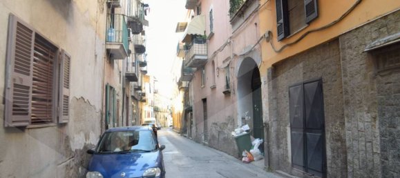 2-salle Appartement à Arzano, Italy No. 20524 10