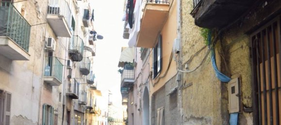 2-salle Appartement à Arzano, Italy No. 20524 12