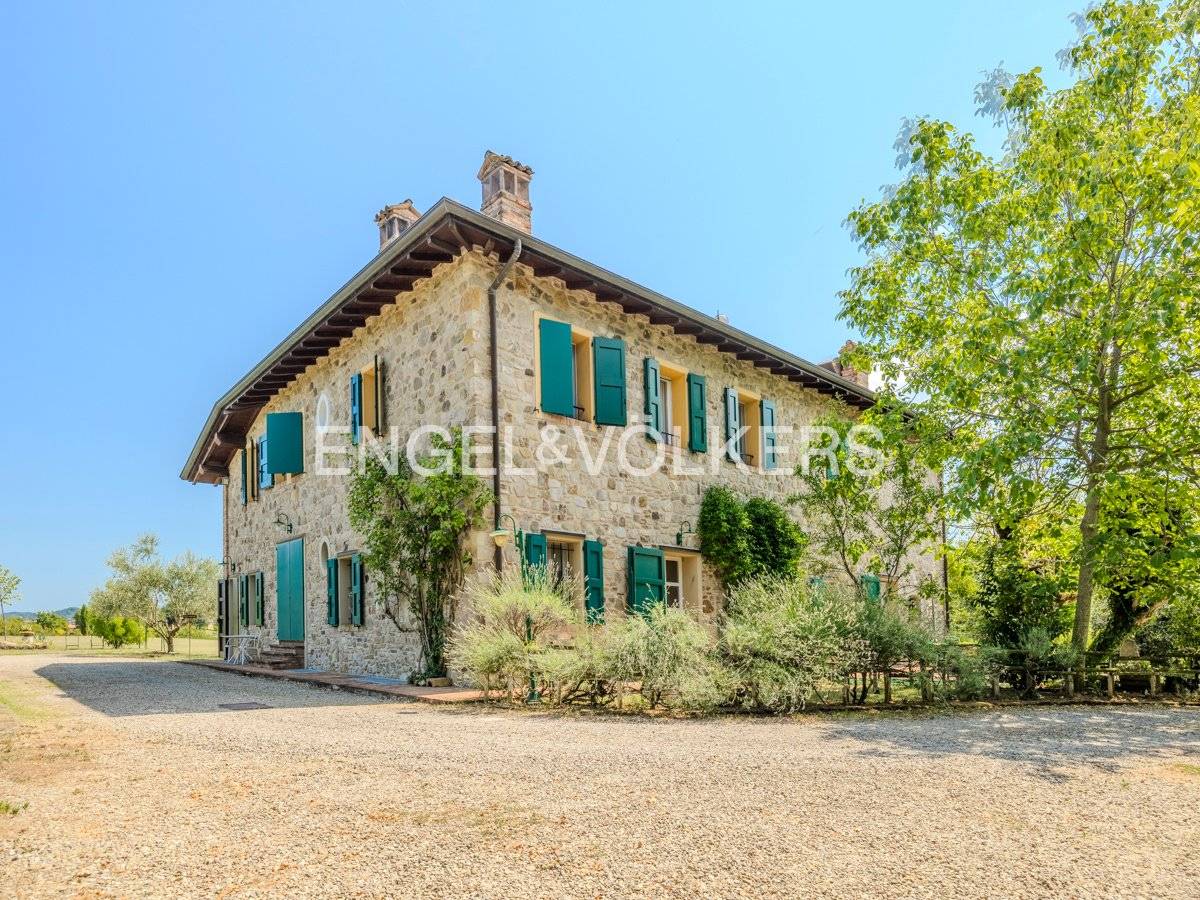 Villa de 5 dormitorios en Valsamoggia, Italy No. 337865
