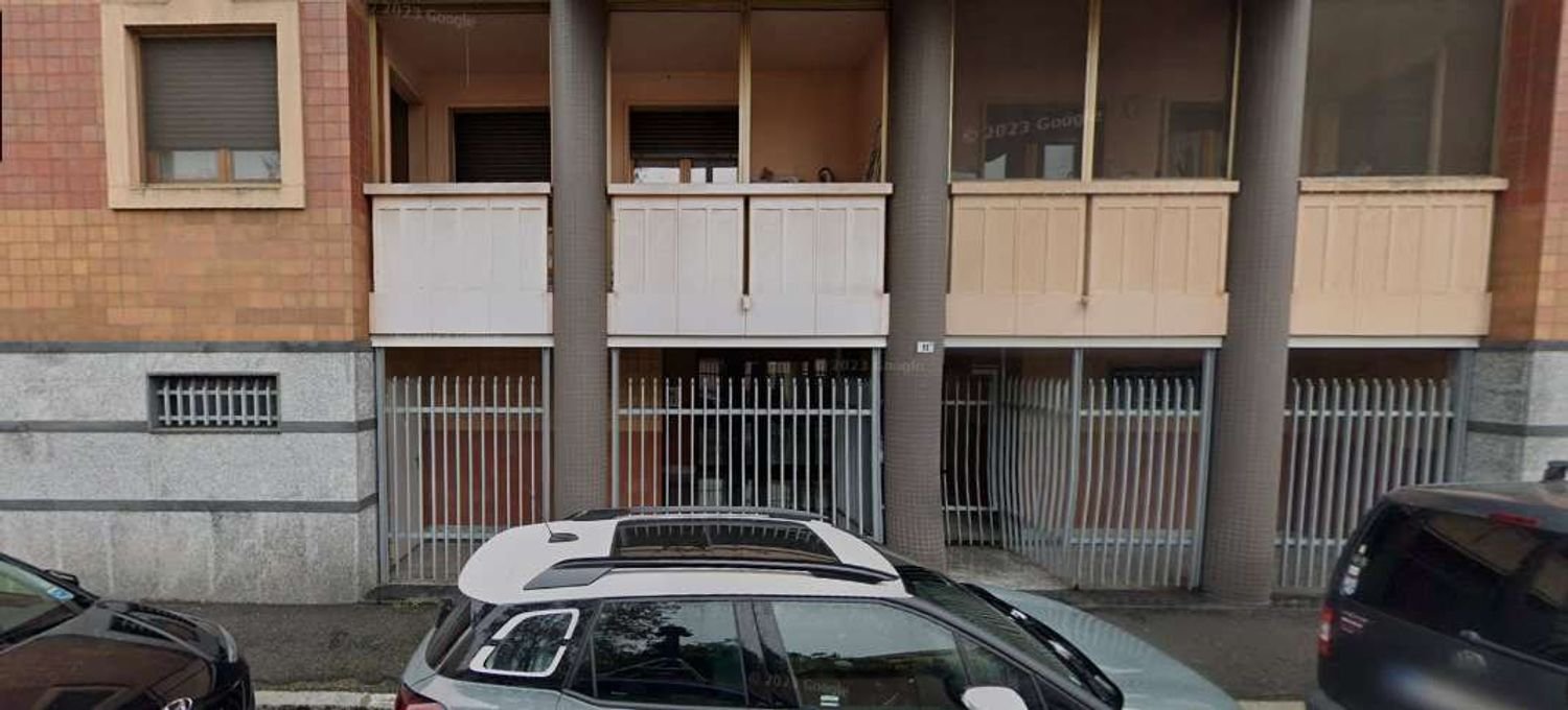 Apartamento de 6 habitaciónes en Novara, Italy No. 210490