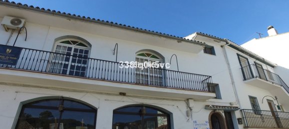 5 bedrooms Duplex in Benahavis, Spain No. 140767 4