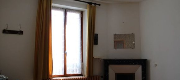 4 bedrooms House in Arnieres-sur-Iton, France No. 303498 6