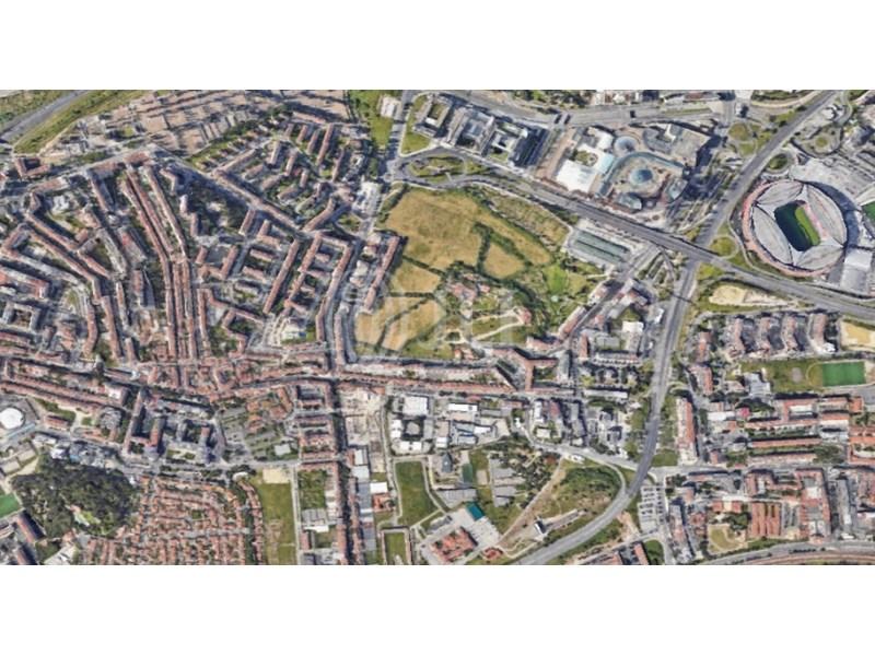 423m² Commercial property in Lisbon, Portugal No. 68945