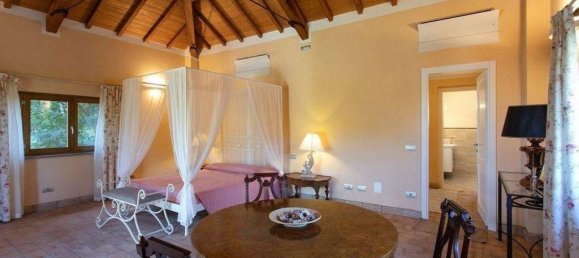 5 Schlafzimmer Villa in Porto Azzurro, Italy, Nr. 104602 23