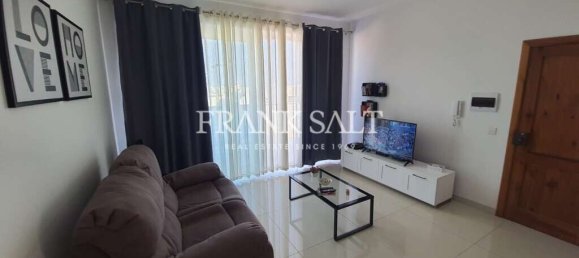 2 bedrooms Penthouse in Santa Venera, Malta No. 4516 2
