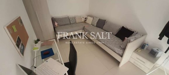 2 bedrooms Penthouse in Santa Venera, Malta No. 4516 3