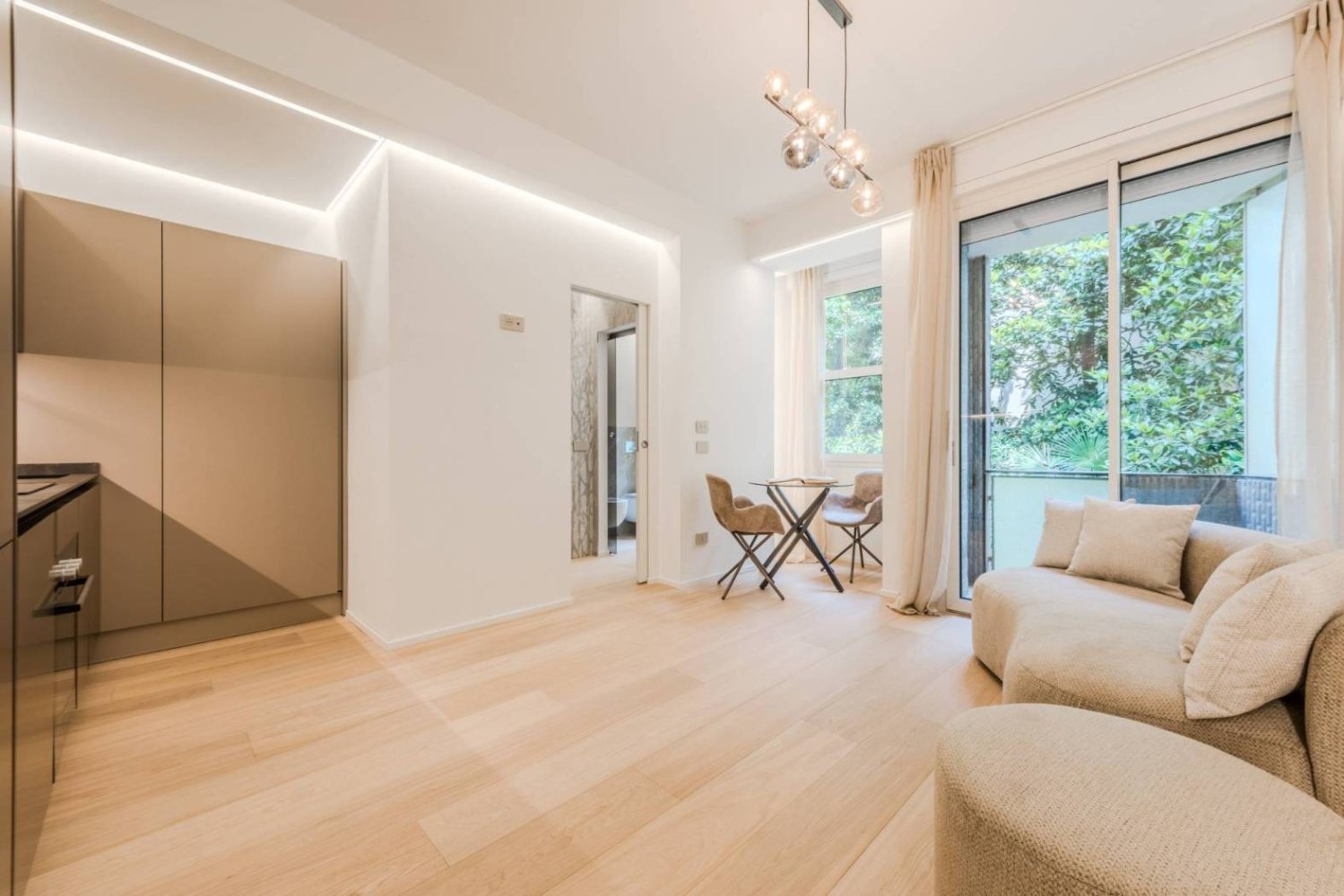 1 bedroom Apartment in Milan, Italy No. 381252