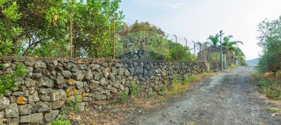 Земельный участок 3800м² в Ачиреале, Италия № 234713 4