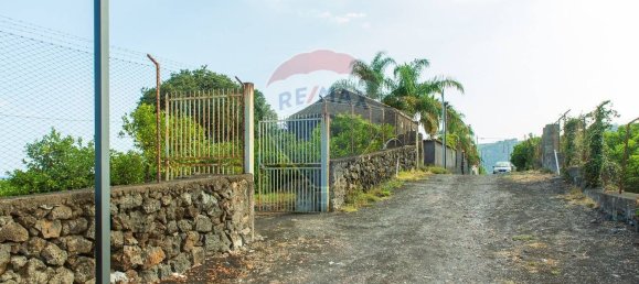 Земельный участок 3800м² в Ачиреале, Италия № 234713 3