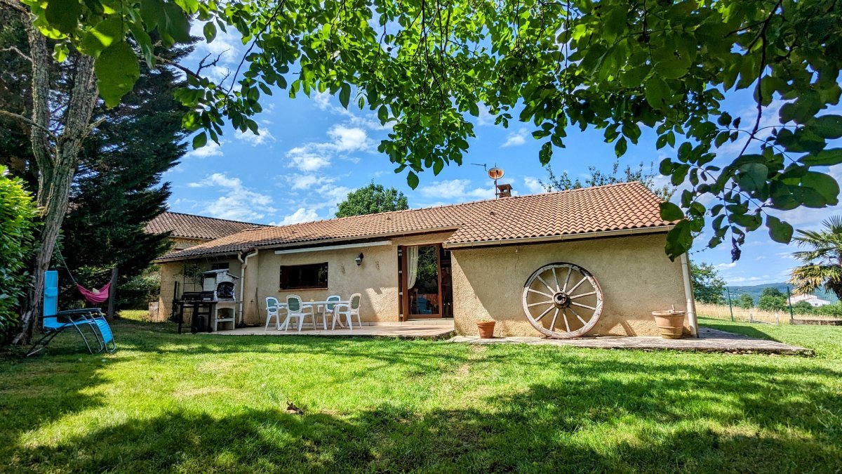 4 bedrooms Villa in Vire-sur-Lot, France No. 205624