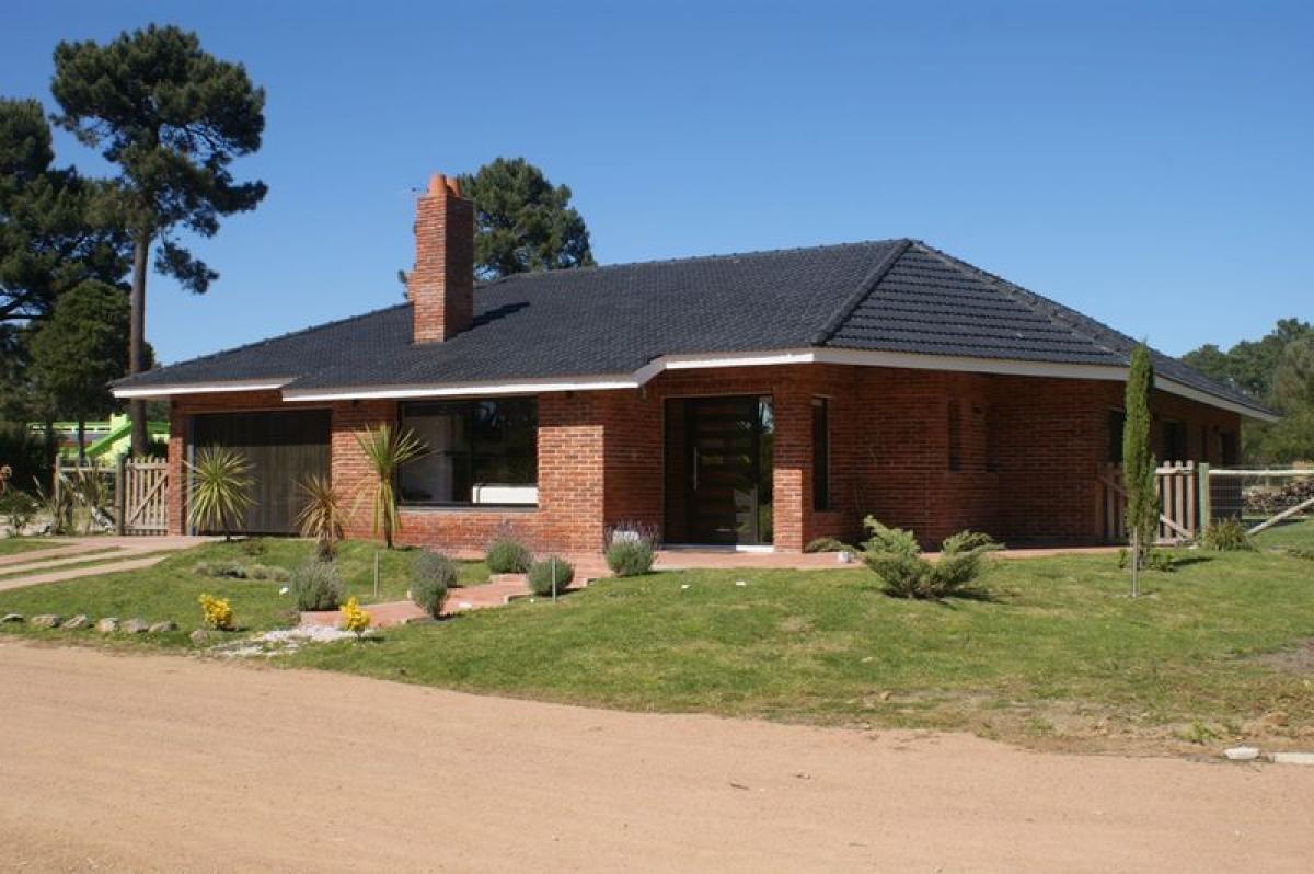 Дом с 3 спальнями в Мальдонадо, Уругвай № 1793