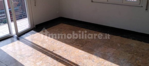 Apartamento de 2 dormitorios en La Spezia, Italy No. 154279 2