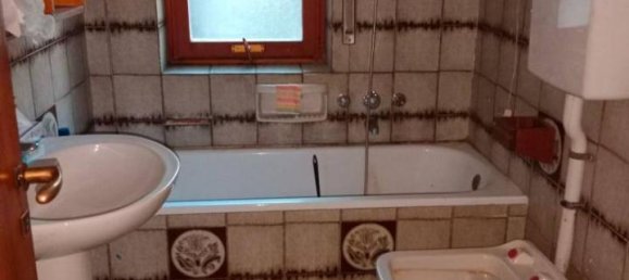 4 rooms Apartment in Genoa, Italy No. 76864 16