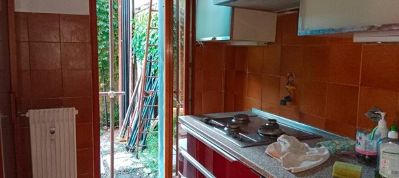 4 rooms Apartment in Genoa, Italy No. 76864 3