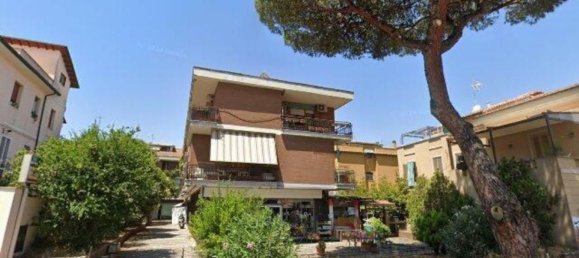 670m² Commercial property in Rome, Italy No. 376600 3