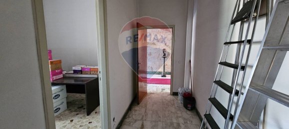 900m² Warehouse in Parabiago, Italy No. 265350 31