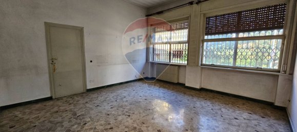 900m² Warehouse in Parabiago, Italy No. 265350 22