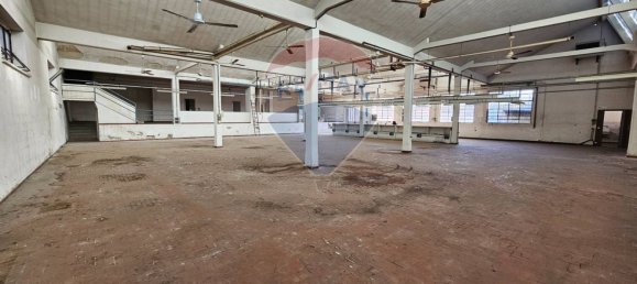 900m² Warehouse in Parabiago, Italy No. 265350 4