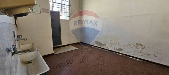 900m² Warehouse in Parabiago, Italy No. 265350 14