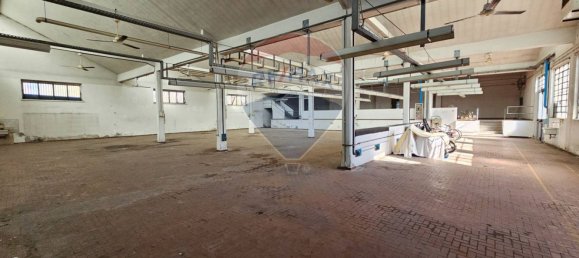 900m² Warehouse in Parabiago, Italy No. 265350 6