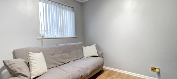 2 bedrooms House in Bordon, United Kingdom No. 10764 4