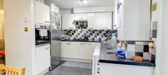 2 bedrooms House in Bordon, United Kingdom No. 10764 9