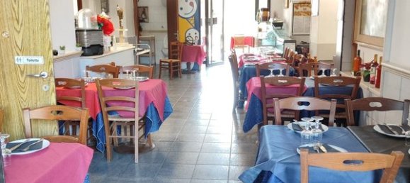 3-Zimmer Gewerbliche Immobilie in Rome, Italy, Nr. 102980 18