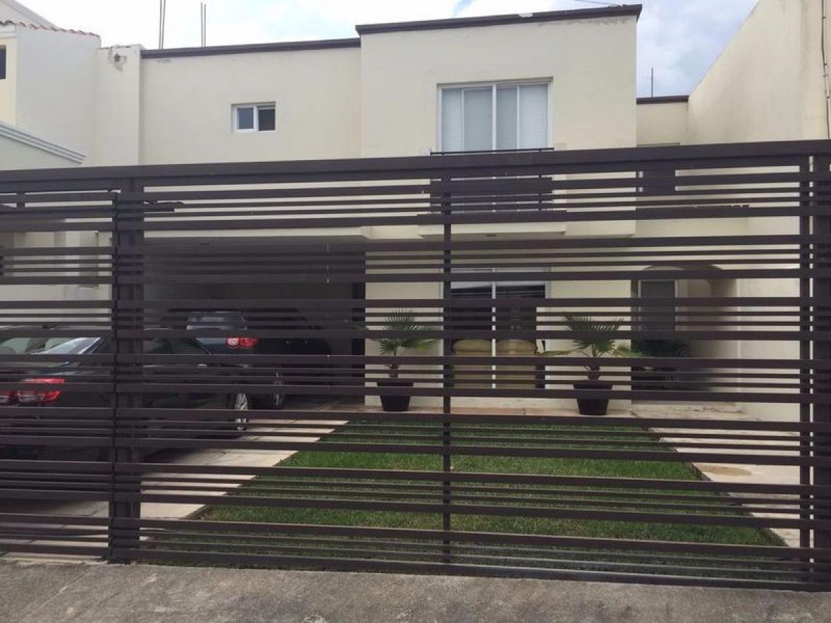 Casa de 3 dormitorios en Yucatán, Mexico No. 185209